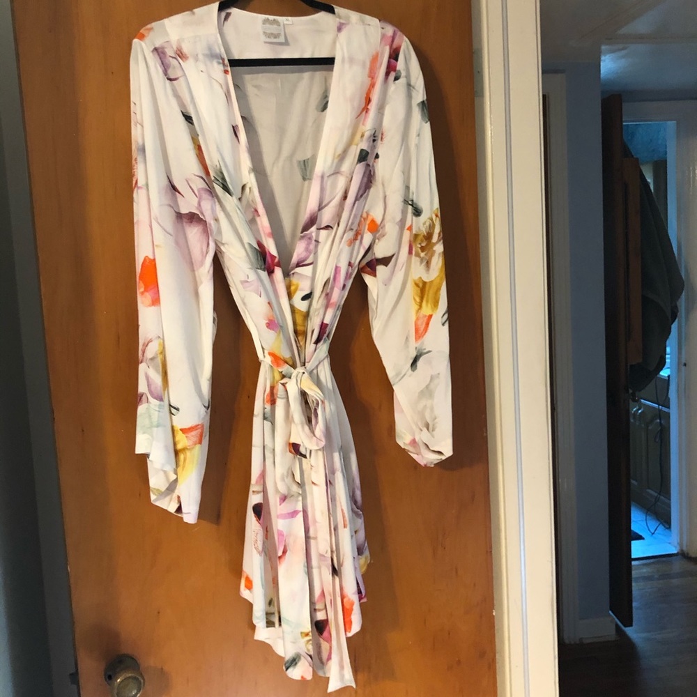 Plum Pretty Sugar Floral Robe